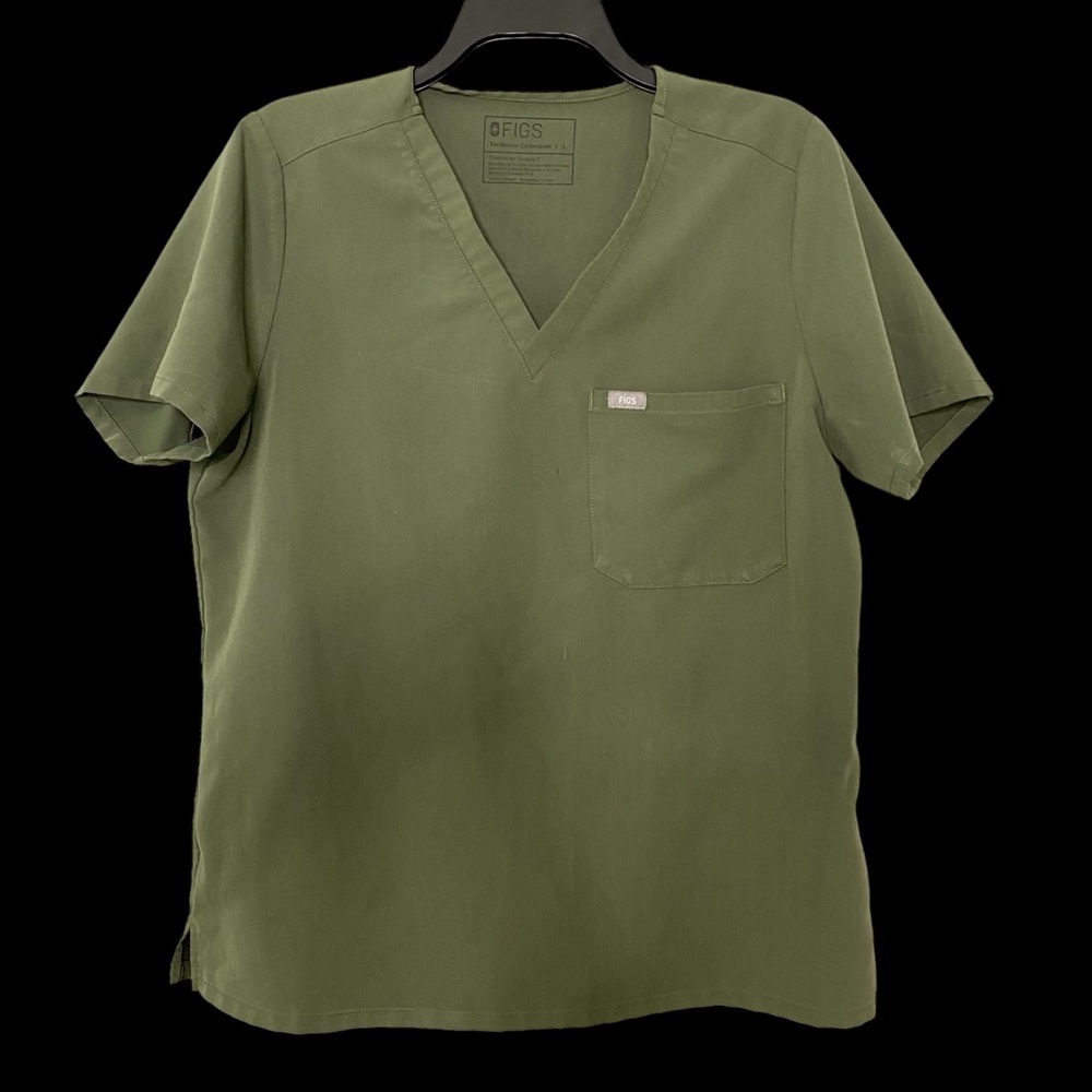 FIGS women scrub set. Large top and large pants.  Moss.